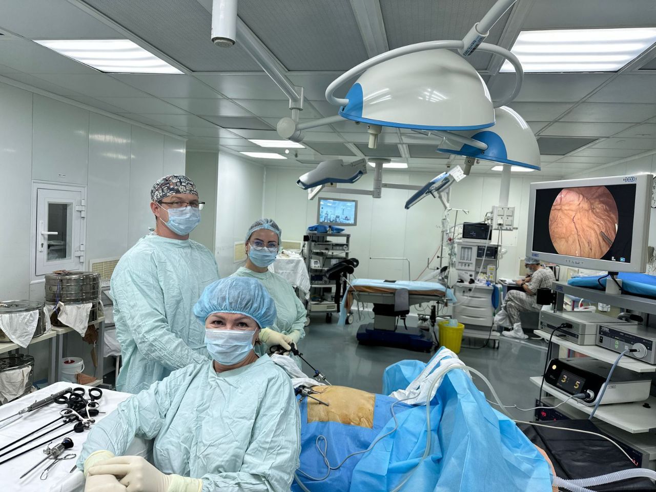 Хирурги медсанчасти провели уникальную операцию пациентке с камнями в поджелудочной железе.